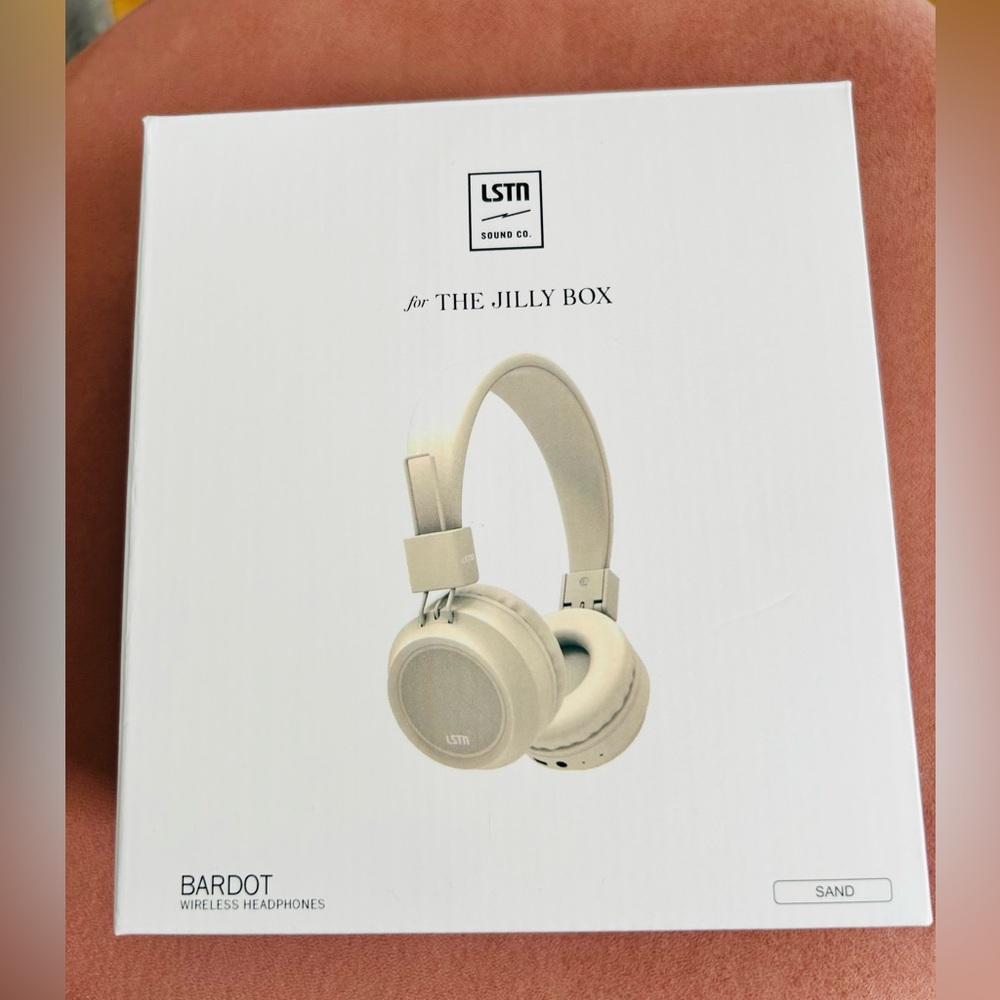 Jilly Box wireless headphones